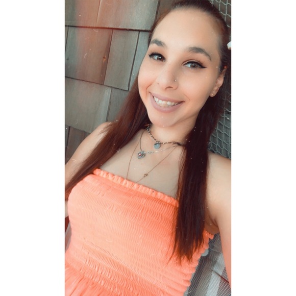 Meet your Posher, Jessica - Picture 1 of 1